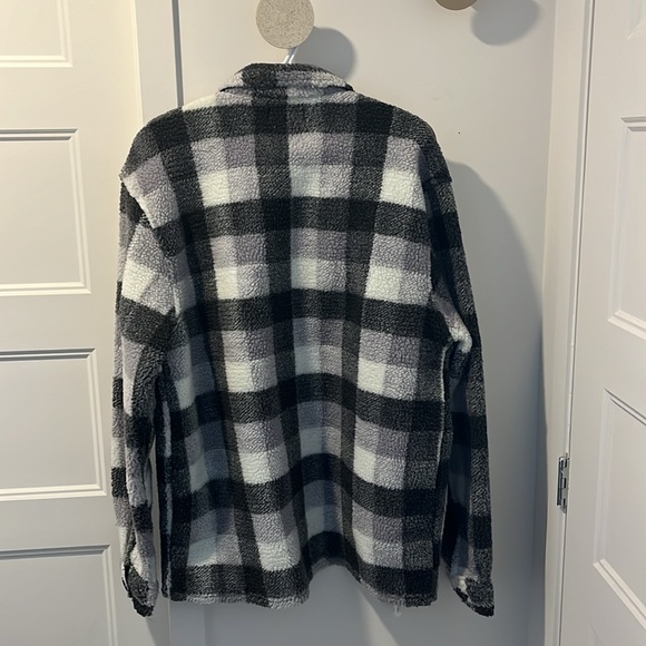 Black and White Flannel Size: XL - Picture 4 of 6